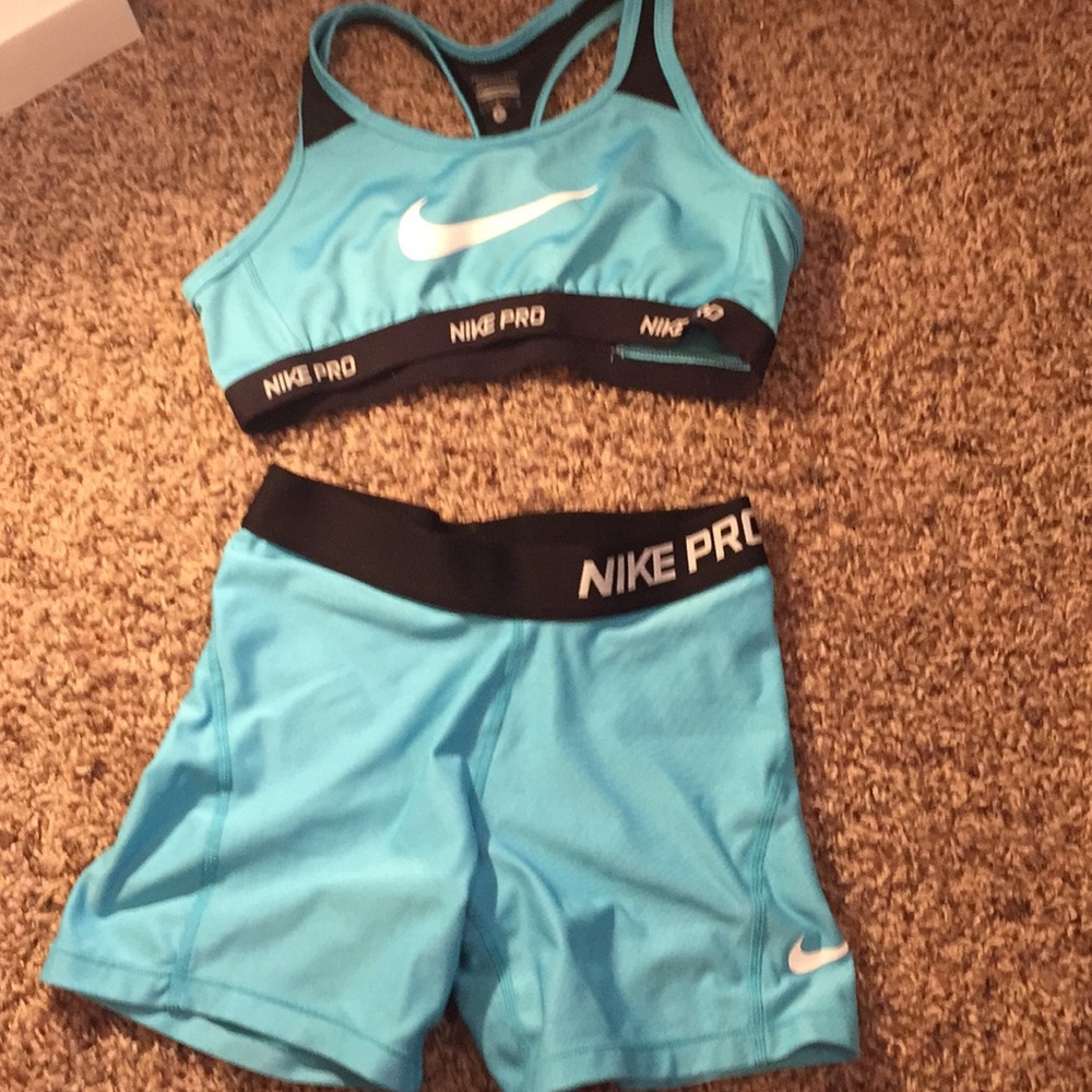 Nike pro sports bra and shorts set